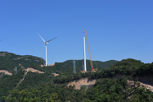 风电项目风机吊装.jpg 风电项目风机吊装.jpg