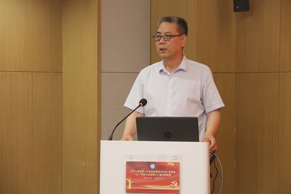 3新乡市工商联主席郭亮致贺词.JPG 3新乡市工商联主席郭亮致贺词.JPG