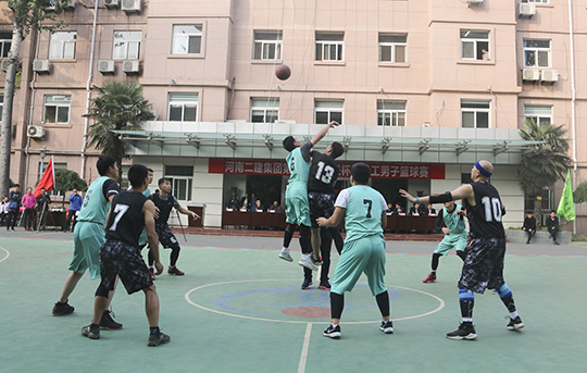 公司机关代表队与建筑公司(第八分公司)代表队巅峰对决